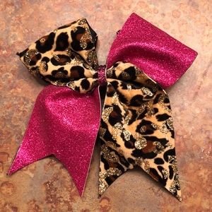 Cheer bow